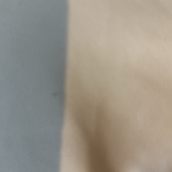 Brand New. Peter Millar Ladies Jacket. Size XL with Medinah on sleeve. - Picture 7 of 10